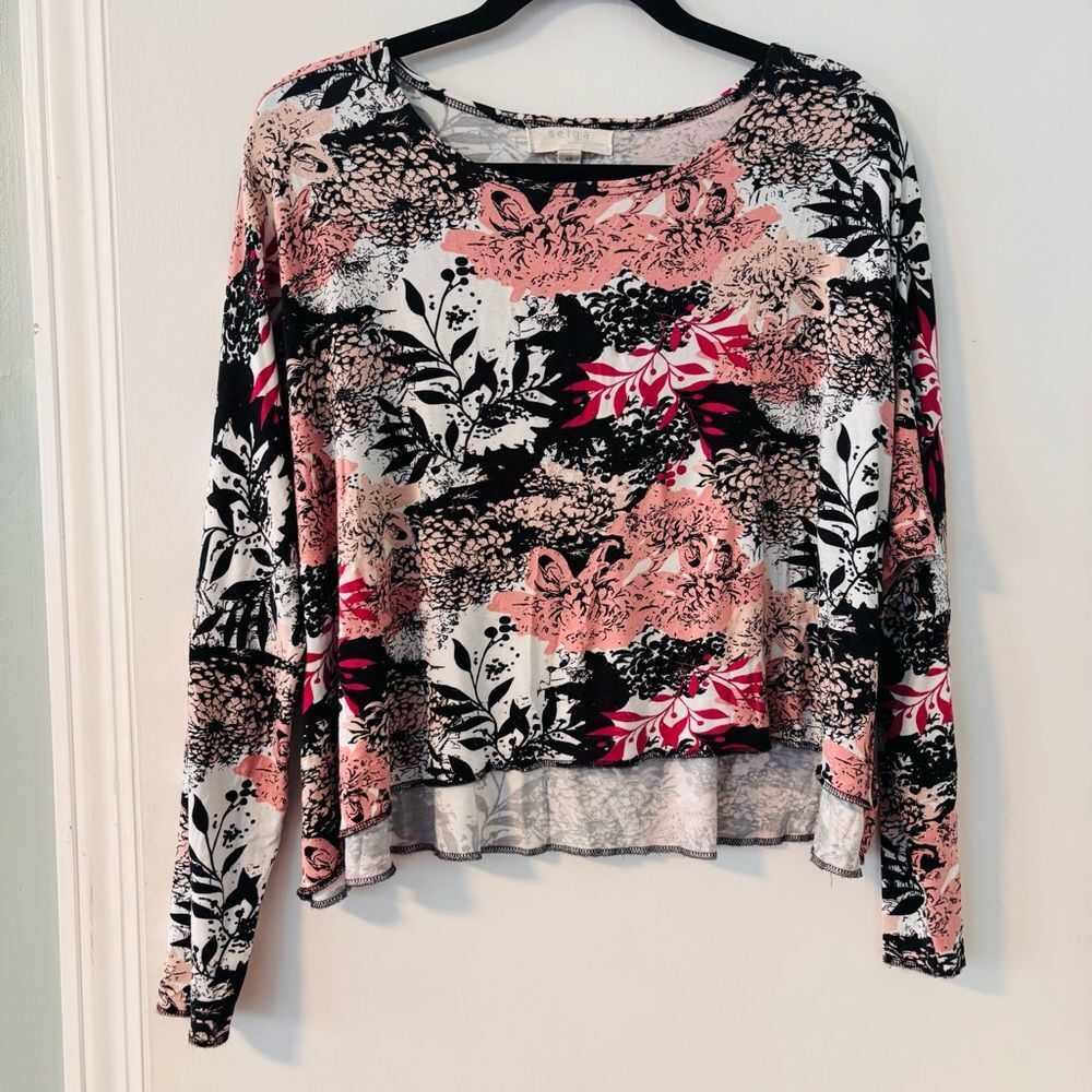 Selga Medium cropped soft Floral drop Long Sleeve Top
